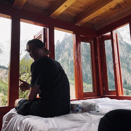 Haramosh Inn Hotel And Resort Gilgit Ngoại thất bức ảnh