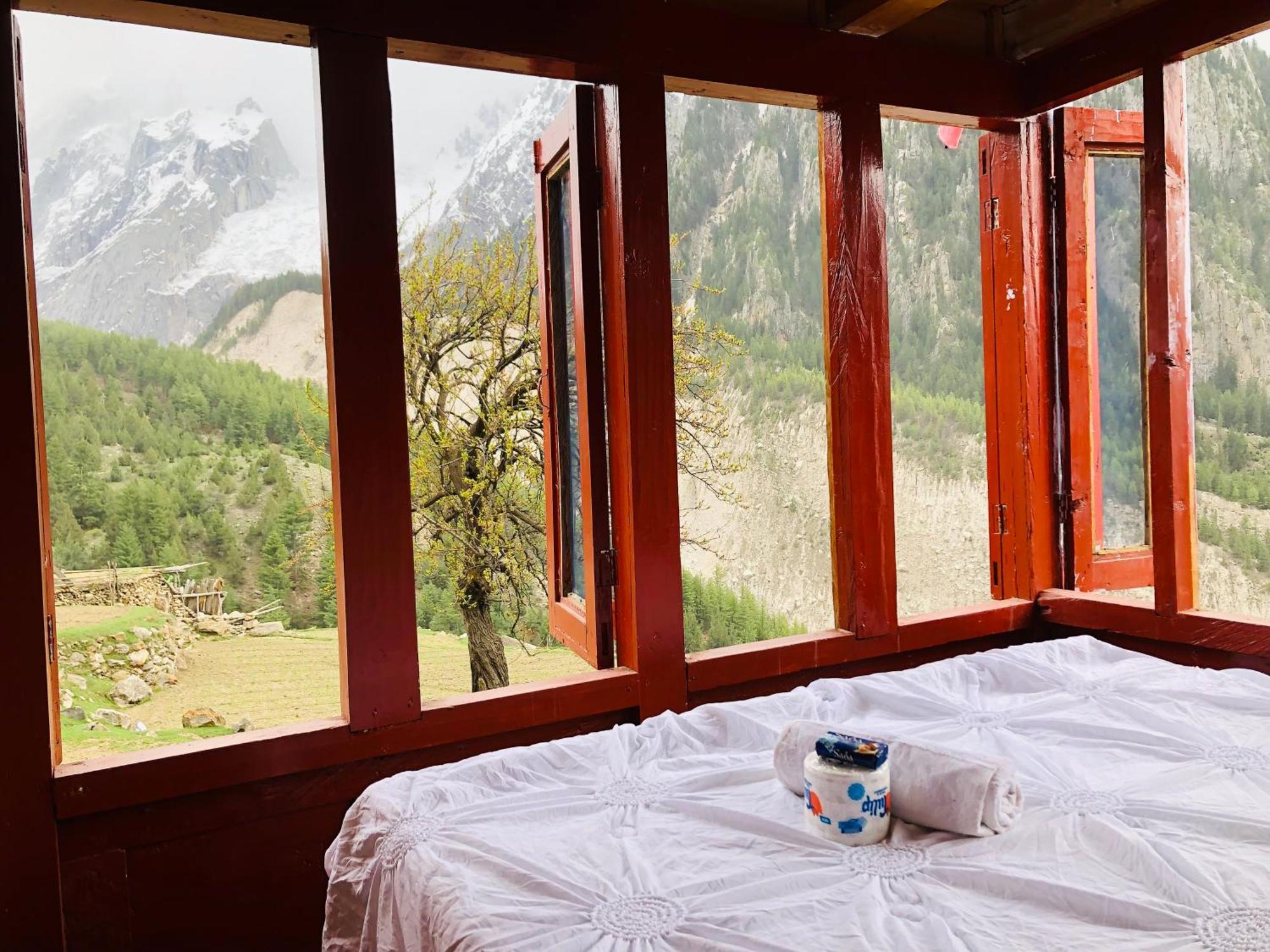 Haramosh Inn Hotel And Resort Gilgit Ngoại thất bức ảnh
