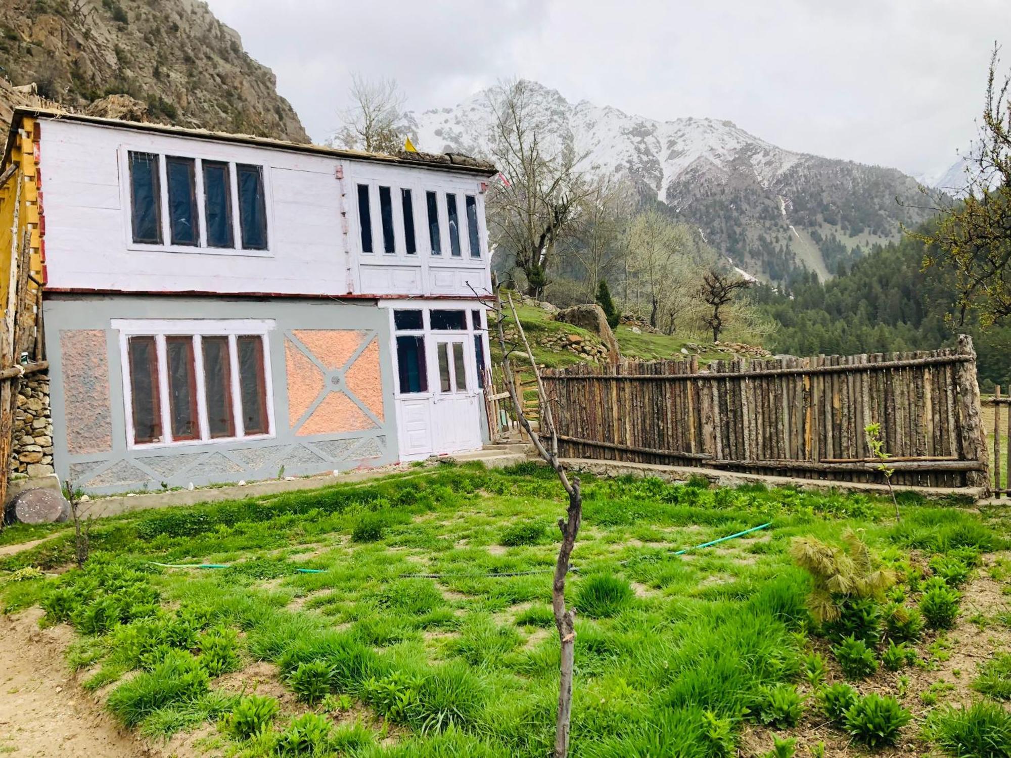 Haramosh Inn Hotel And Resort Gilgit Ngoại thất bức ảnh