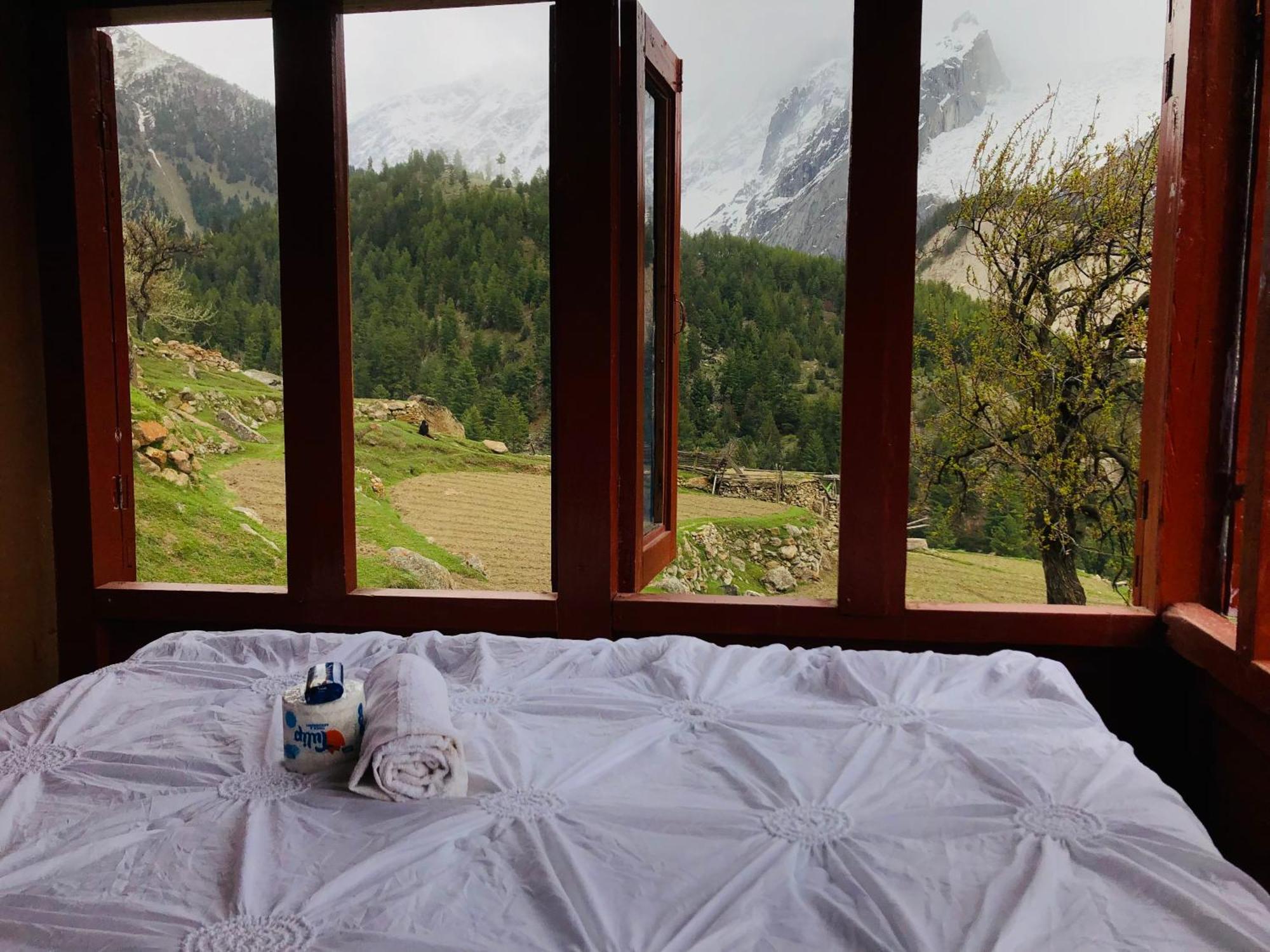 Haramosh Inn Hotel And Resort Gilgit Ngoại thất bức ảnh